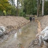 Phase de travaux : vue aval avec pose des boudins - JPEG - 35.7 ko